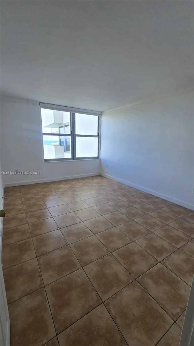2899 Collins Ave #1005 Miami Beach, FL 33140