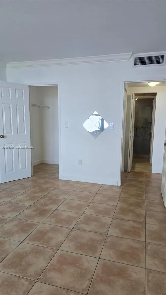 2899 Collins Ave #1005 Miami Beach, FL 33140
