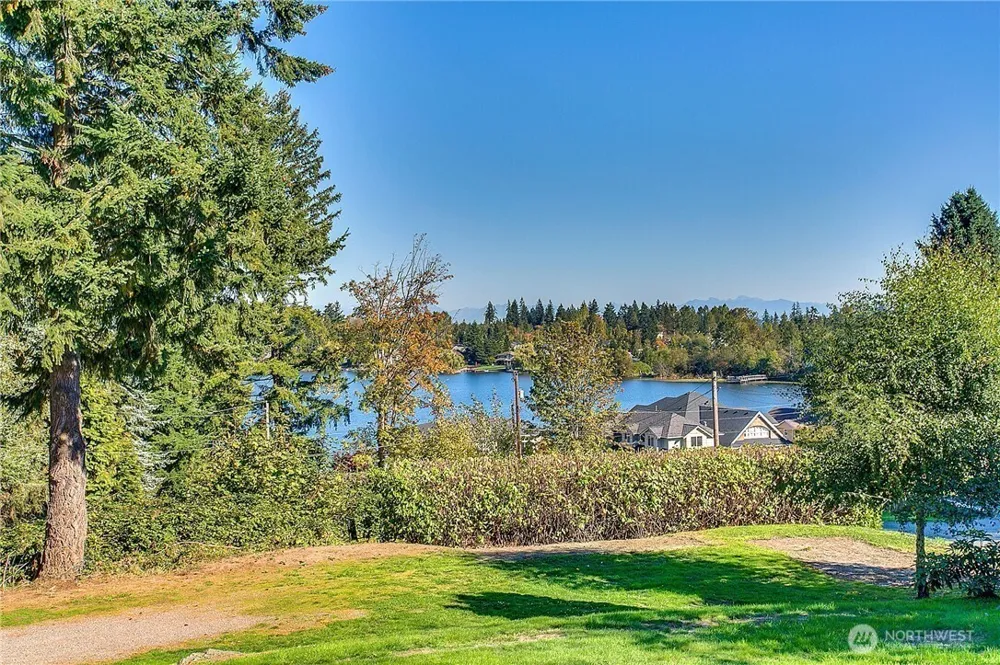 16130 Larch Way Lynnwood, WA 98007