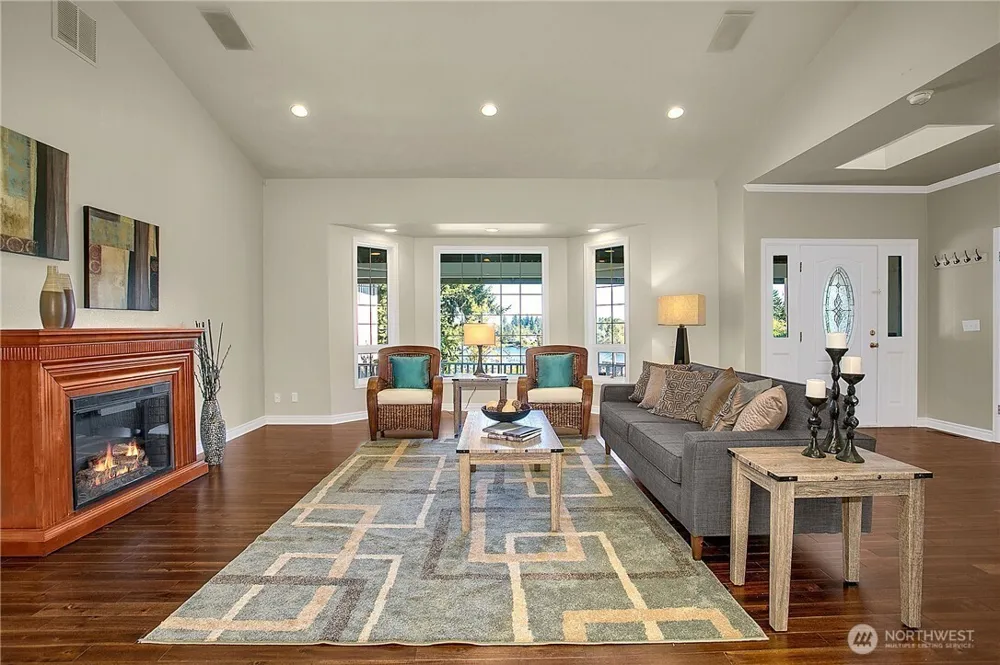 16130 Larch Way Lynnwood, WA 98007