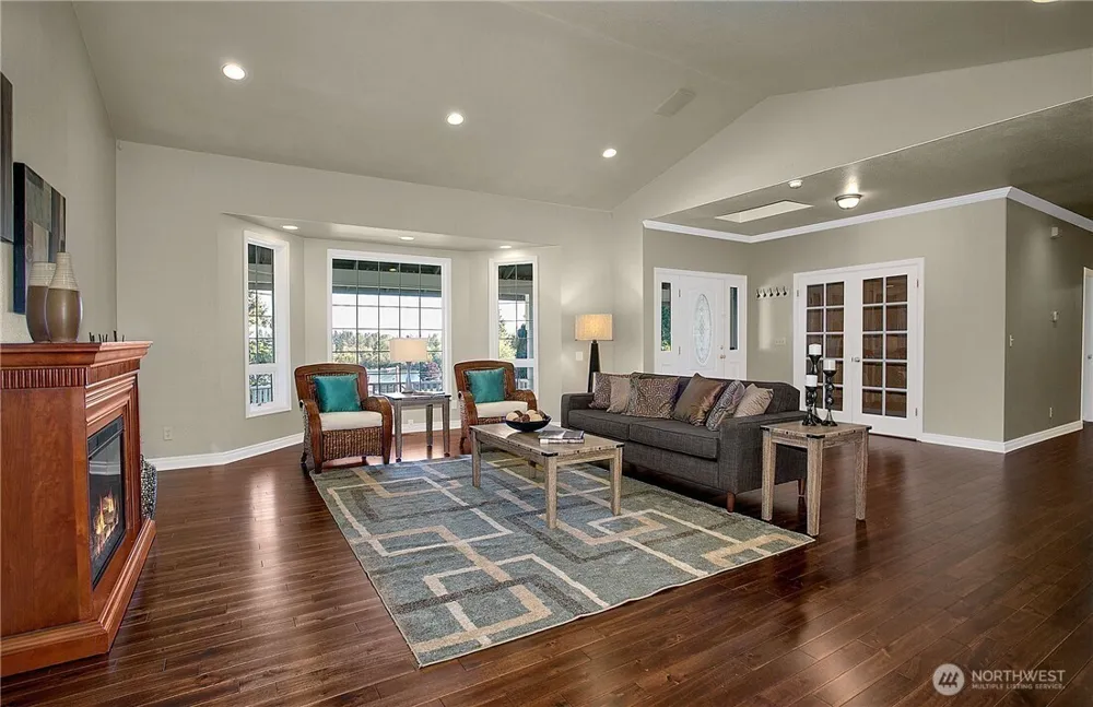 16130 Larch Way Lynnwood, WA 98007