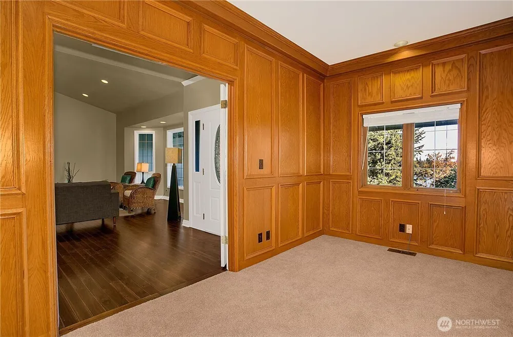 16130 Larch Way Lynnwood, WA 98007
