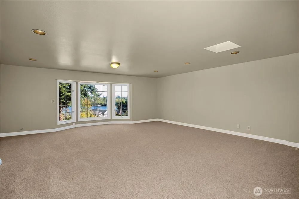 16130 Larch Way Lynnwood, WA 98007