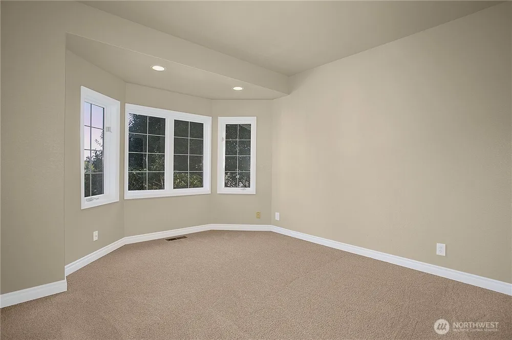 16130 Larch Way Lynnwood, WA 98007
