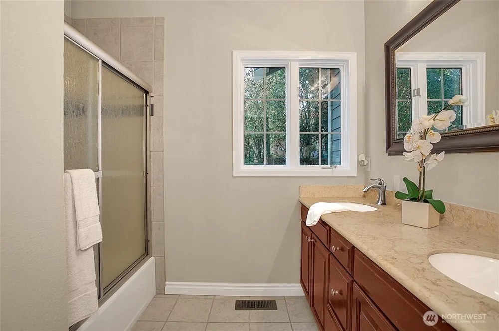 16130 Larch Way Lynnwood, WA 98007