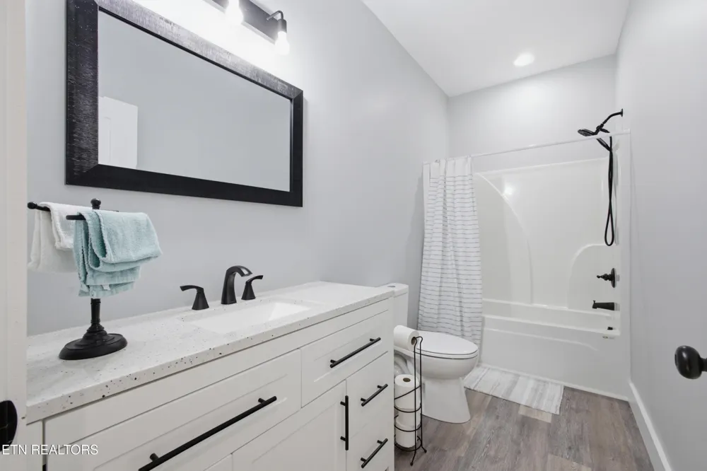 284 Amy Tr Spring City, TN 37381