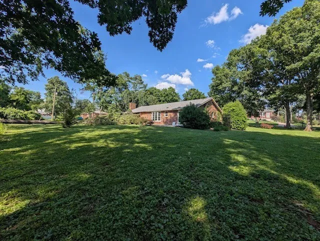 215 Williamsburg Cir Brentwood, TN 37027