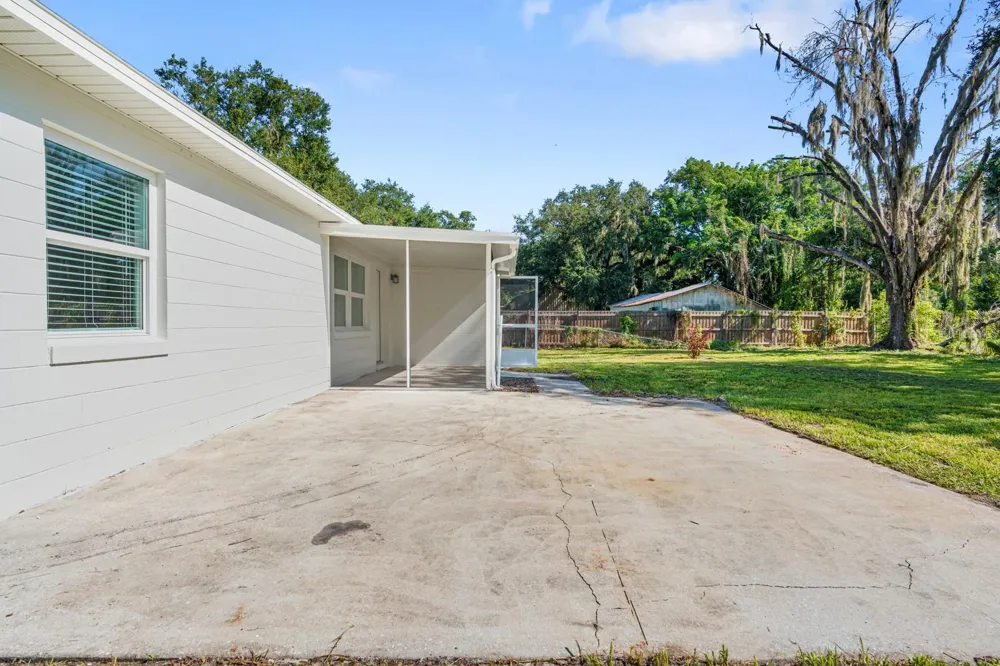 414 S WIGGINS ROAD Plant City, FL 33566