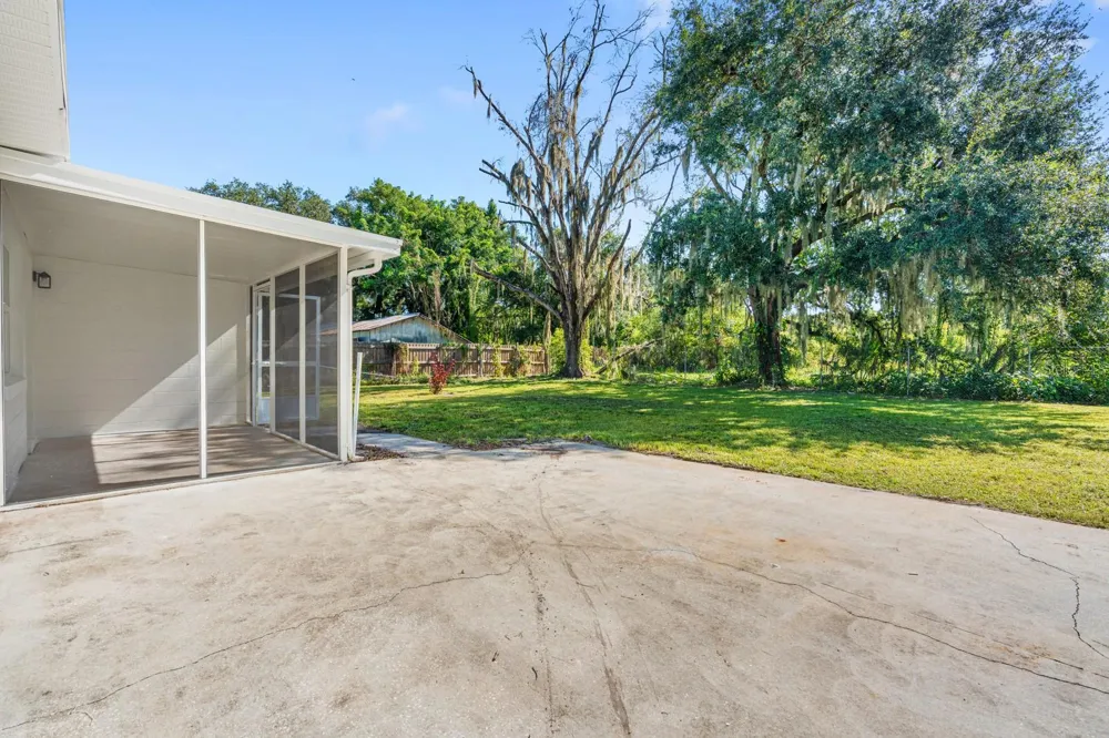 414 S WIGGINS ROAD Plant City, FL 33566