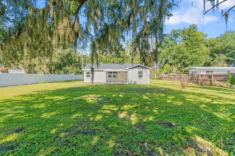 414 S WIGGINS ROAD Plant City, FL 33566