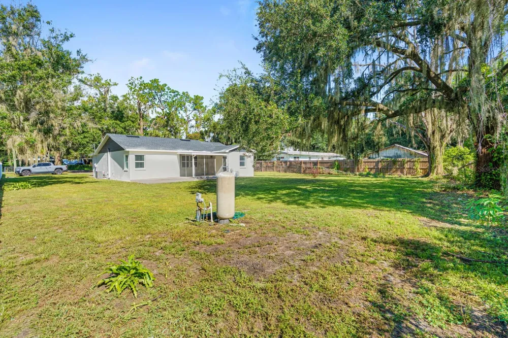 414 S WIGGINS ROAD Plant City, FL 33566