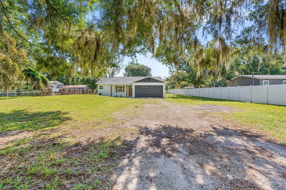 414 S WIGGINS ROAD Plant City, FL 33566