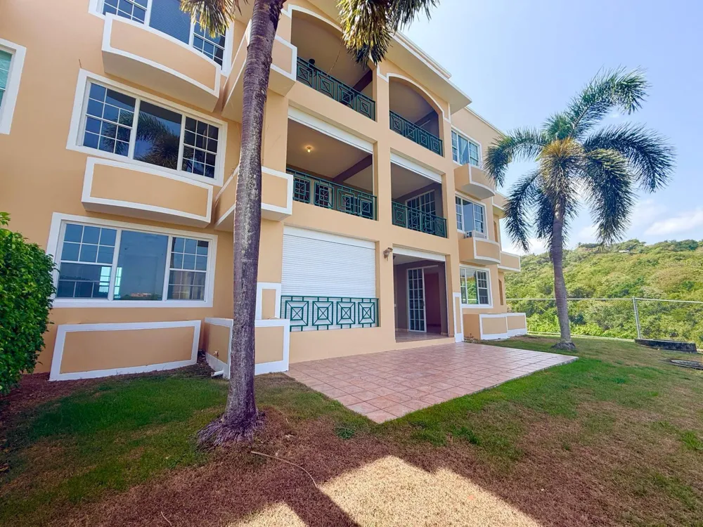 calle 5 CONDOMINIO COSTA DORADA #102B Rio Grande, PR 00745