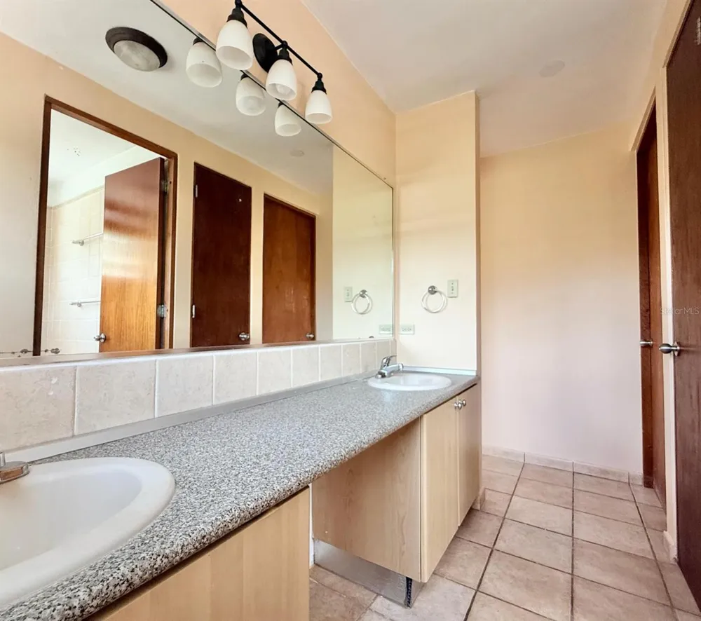 calle 5 CONDOMINIO COSTA DORADA #102B Rio Grande, PR 00745