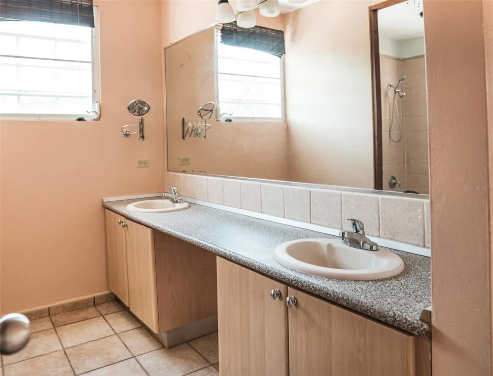 calle 5 CONDOMINIO COSTA DORADA #102B Rio Grande, PR 00745