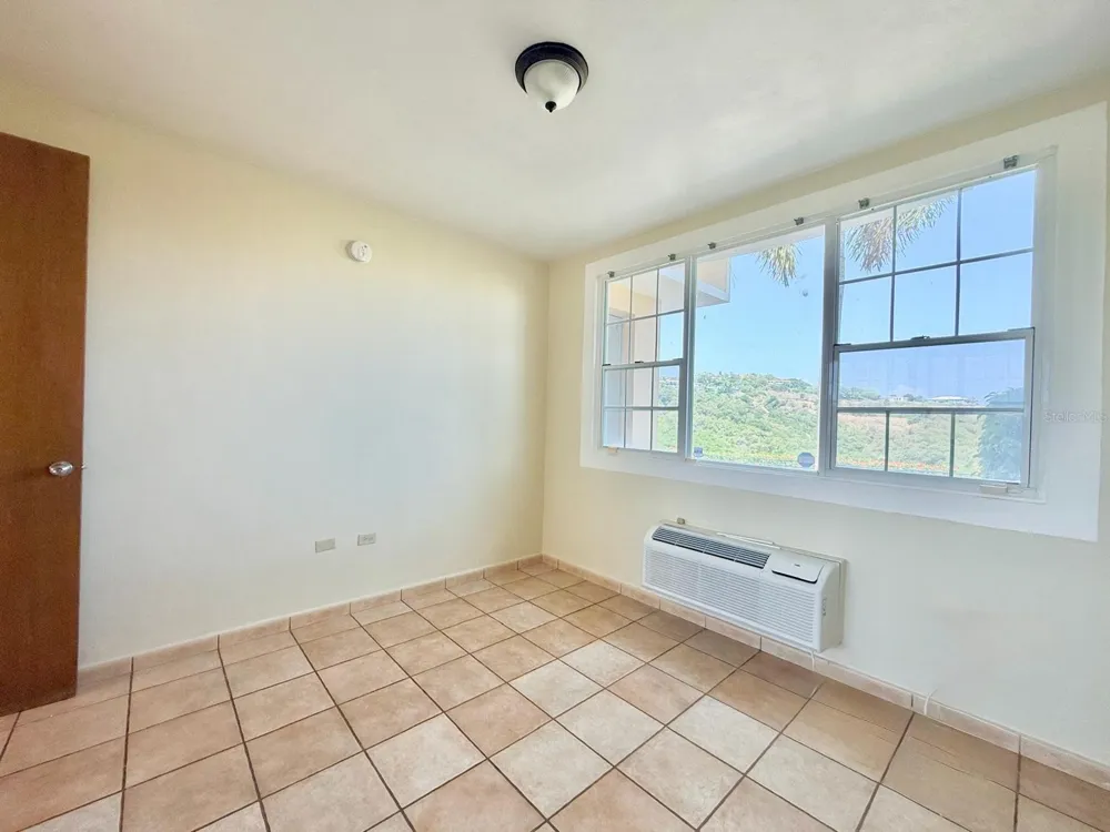 calle 5 CONDOMINIO COSTA DORADA #102B Rio Grande, PR 00745