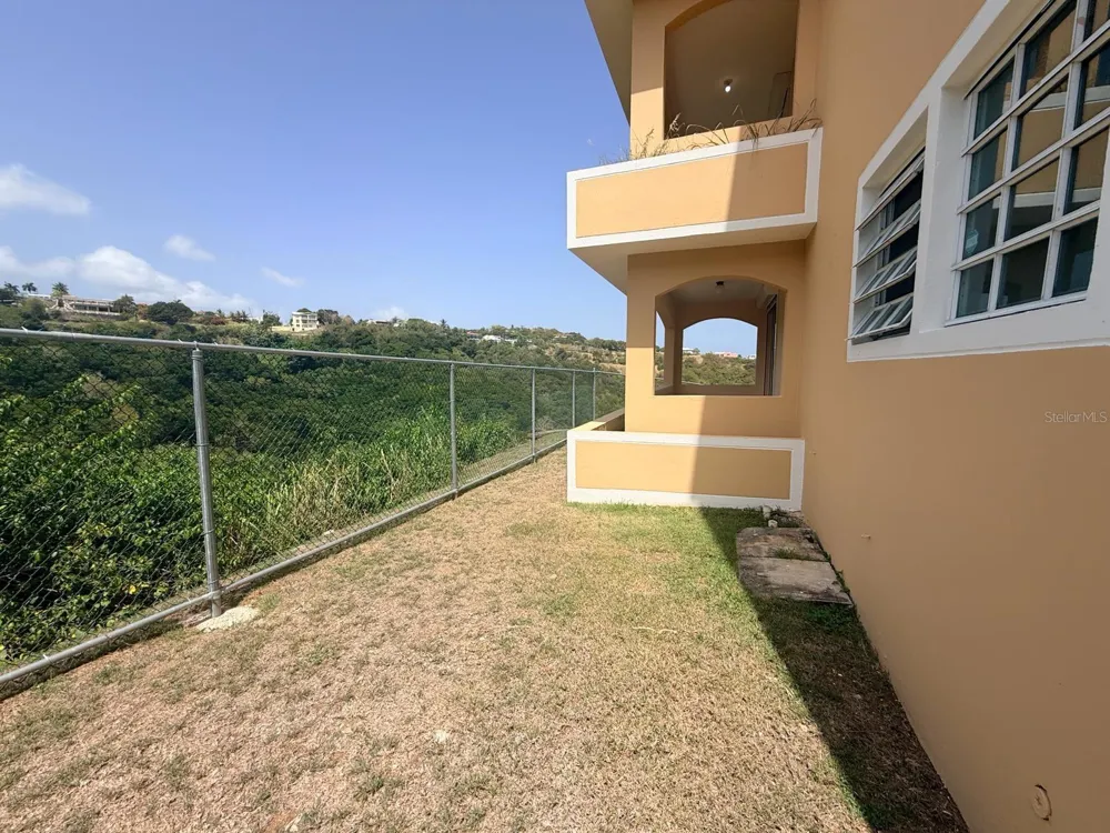 calle 5 CONDOMINIO COSTA DORADA #102B Rio Grande, PR 00745