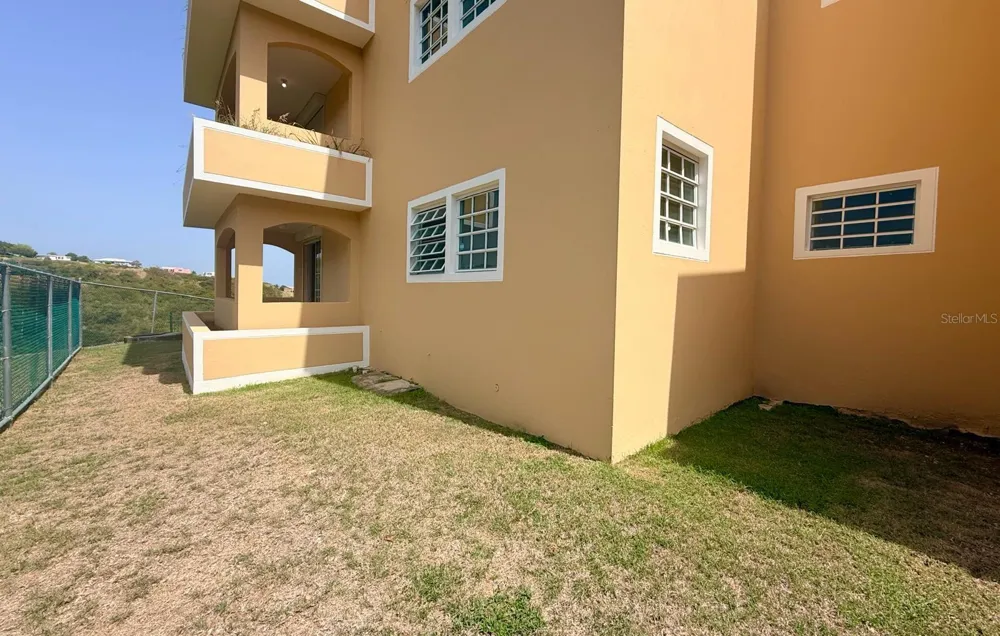 calle 5 CONDOMINIO COSTA DORADA #102B Rio Grande, PR 00745