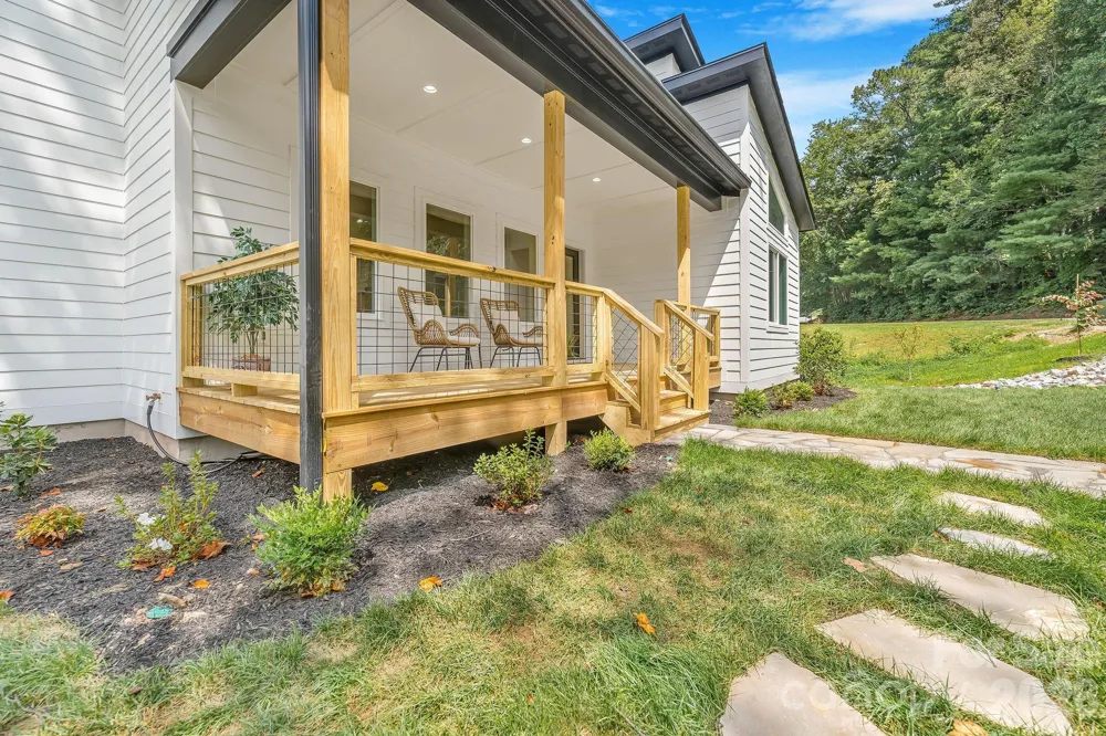447 Blooming Laurel Drive Hendersonville, NC 28792