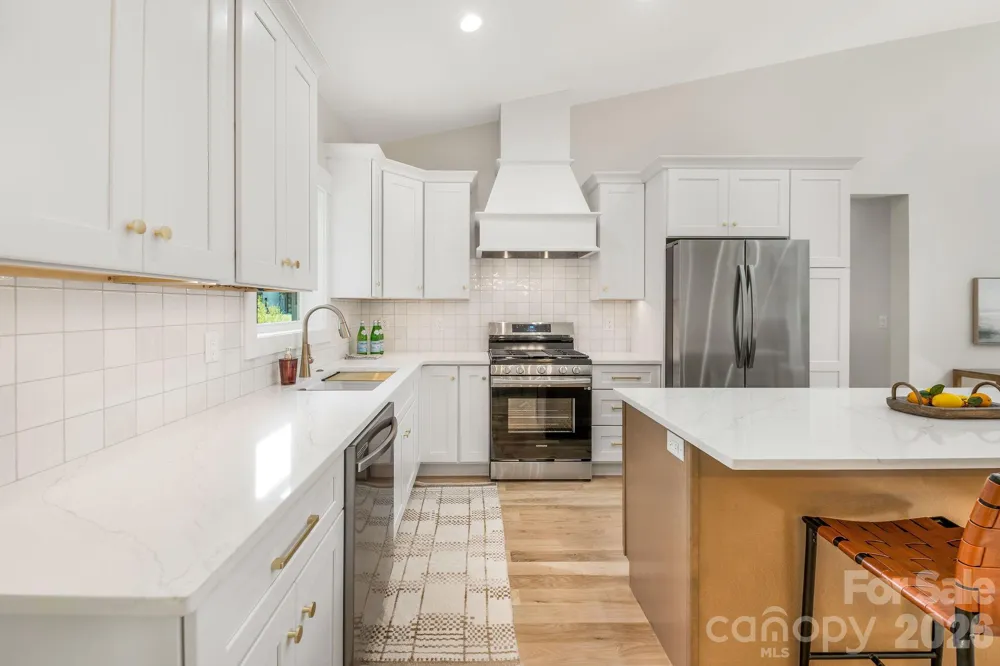 447 Blooming Laurel Drive Hendersonville, NC 28792