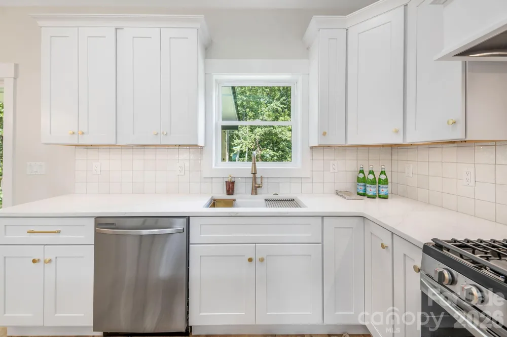 447 Blooming Laurel Drive Hendersonville, NC 28792