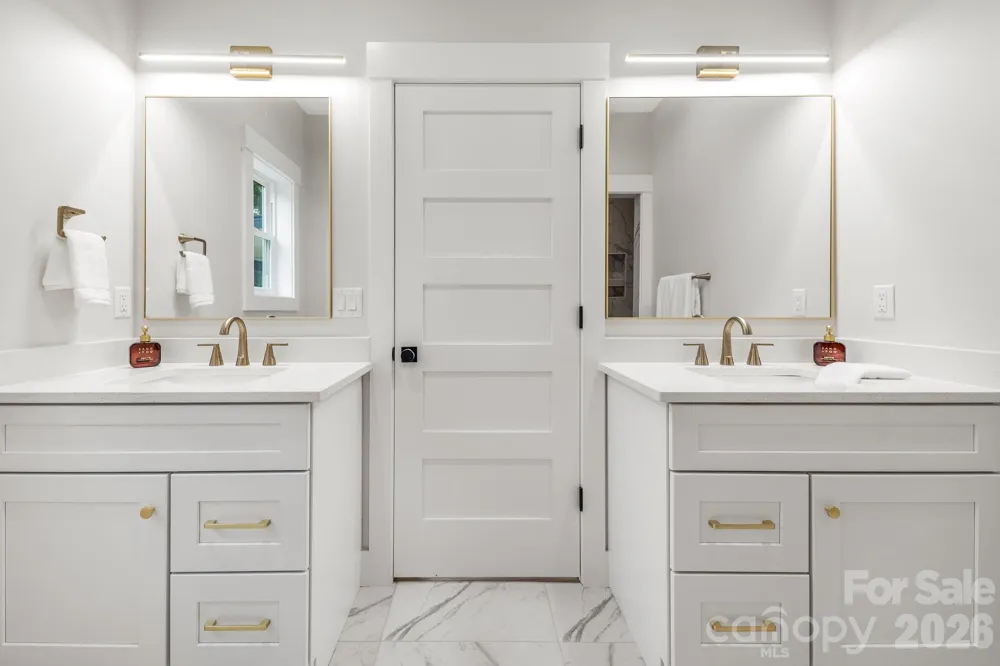 447 Blooming Laurel Drive Hendersonville, NC 28792