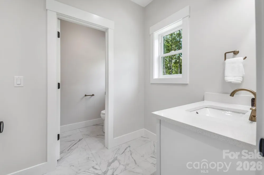 447 Blooming Laurel Drive Hendersonville, NC 28792