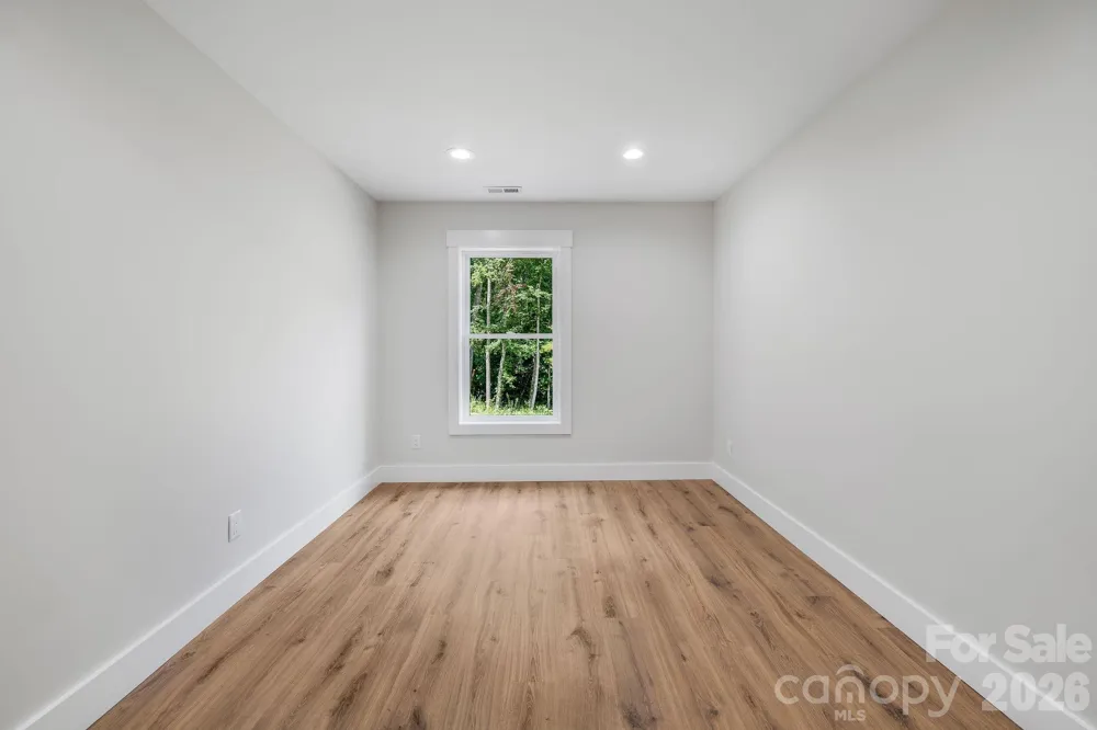 447 Blooming Laurel Drive Hendersonville, NC 28792