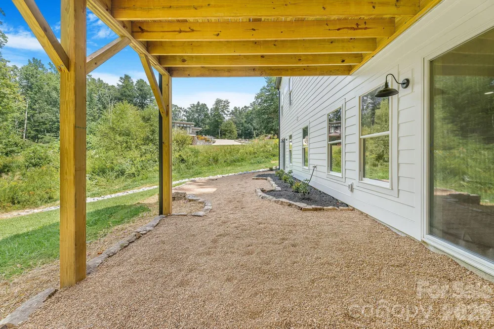 447 Blooming Laurel Drive Hendersonville, NC 28792