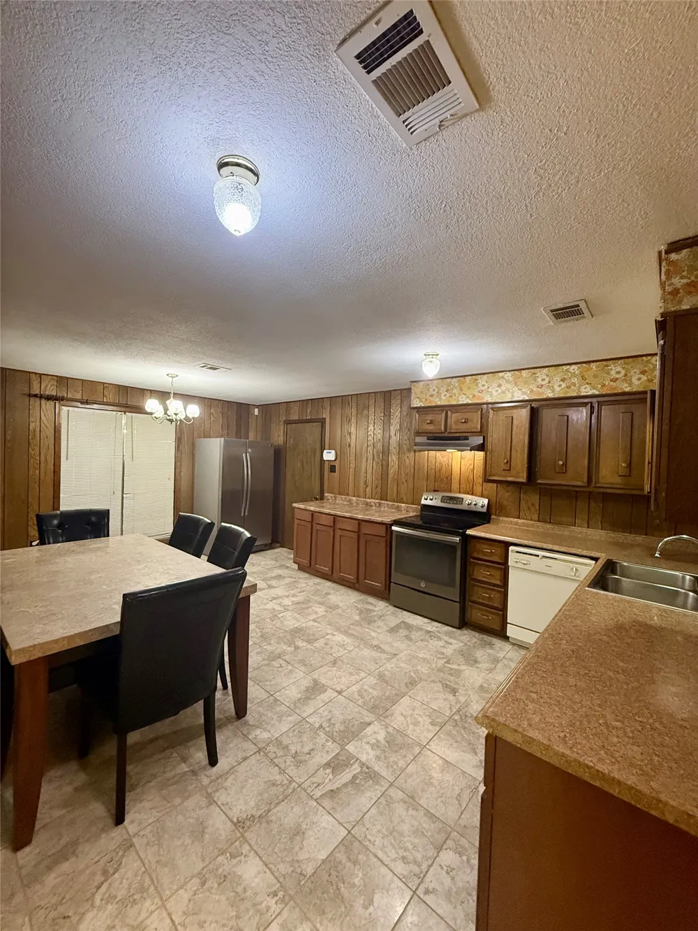 701 W 9TH STREET Clarksville, TX 75426