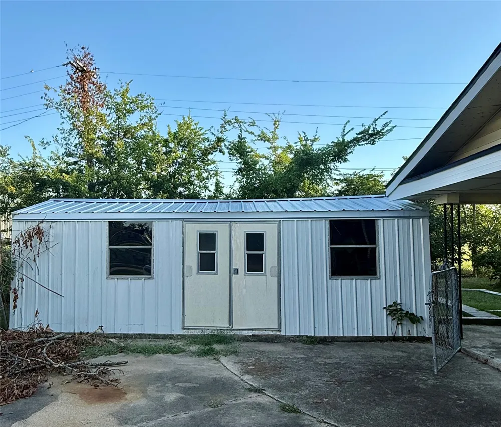 701 W 9TH STREET Clarksville, TX 75426