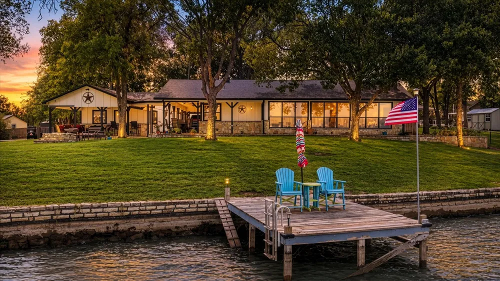 2537 Forest Park Drive Granbury, TX 76048