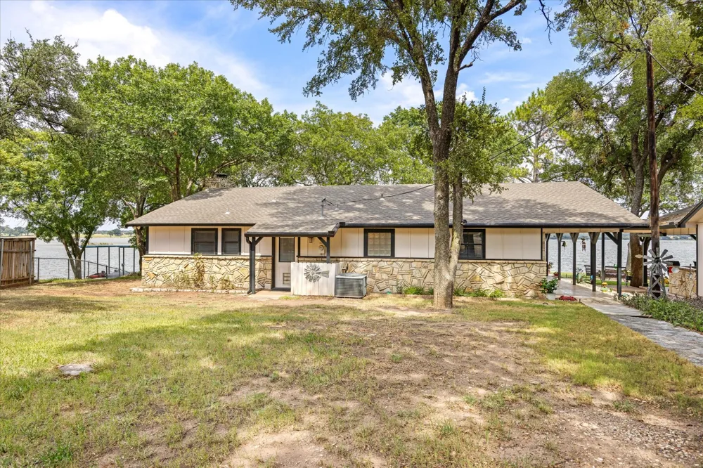 2537 Forest Park Drive Granbury, TX 76048