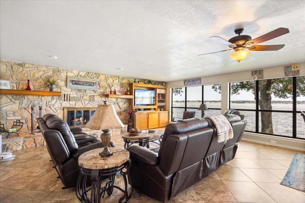 2537 Forest Park Drive Granbury, TX 76048