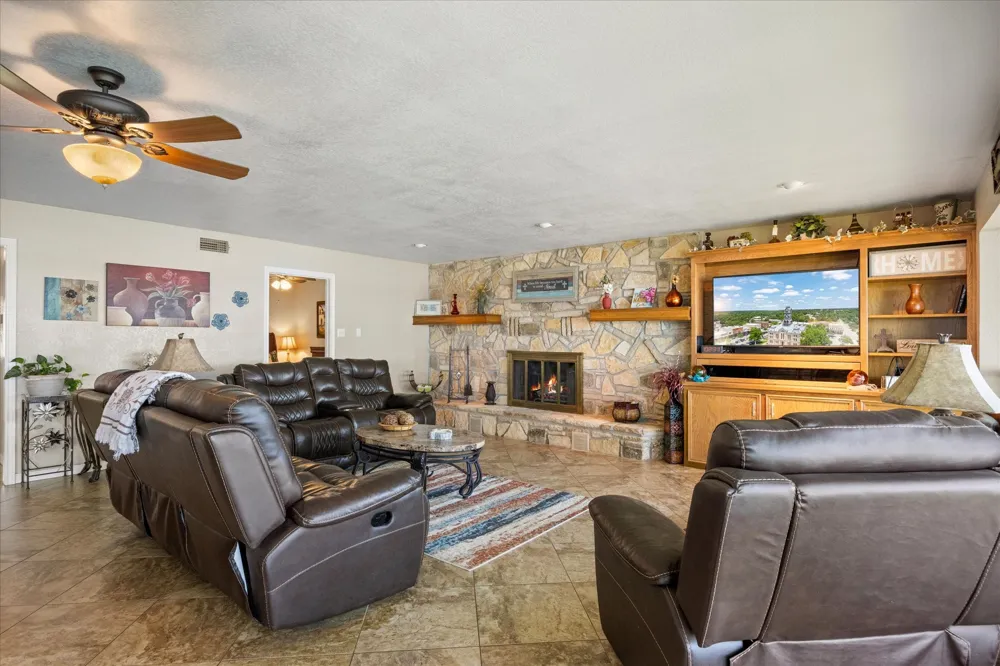 2537 Forest Park Drive Granbury, TX 76048