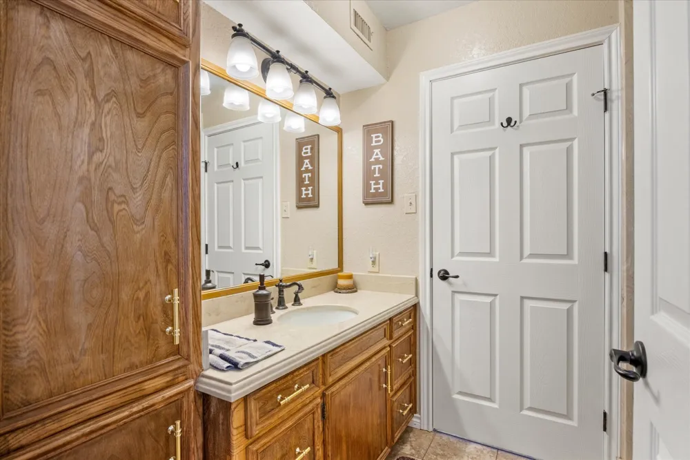 2537 Forest Park Drive Granbury, TX 76048