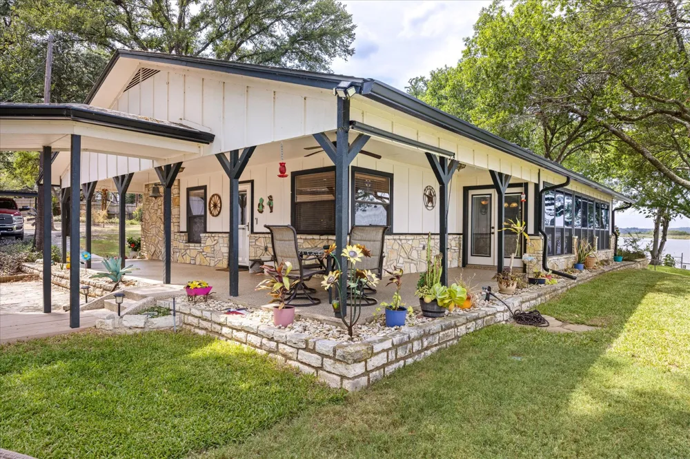 2537 Forest Park Drive Granbury, TX 76048