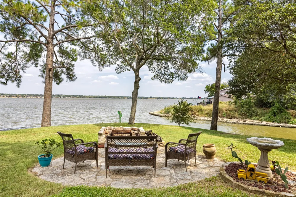 2537 Forest Park Drive Granbury, TX 76048