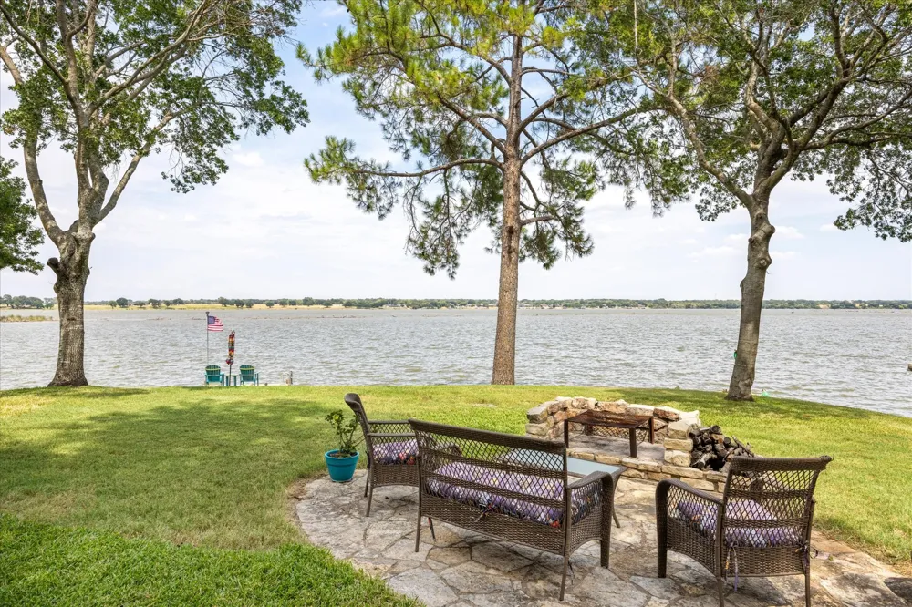 2537 Forest Park Drive Granbury, TX 76048