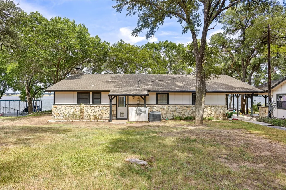 2537 Forest Park Drive Granbury, TX 76048