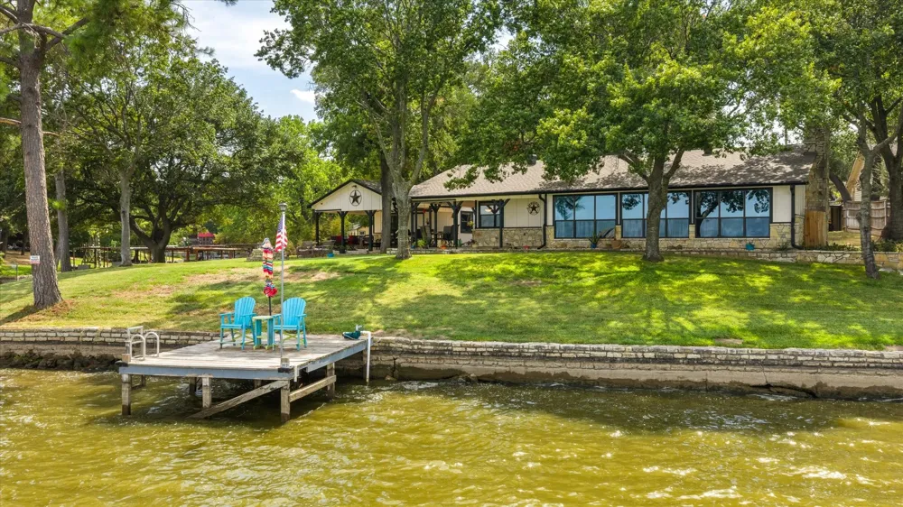 2537 Forest Park Drive Granbury, TX 76048