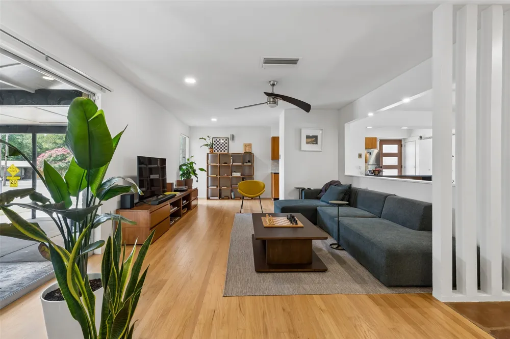 11008 Quail Run Street Dallas, TX 75238