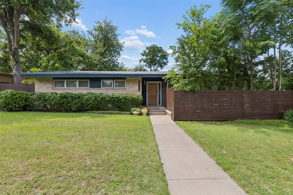 11008 Quail Run Street Dallas, TX 75238