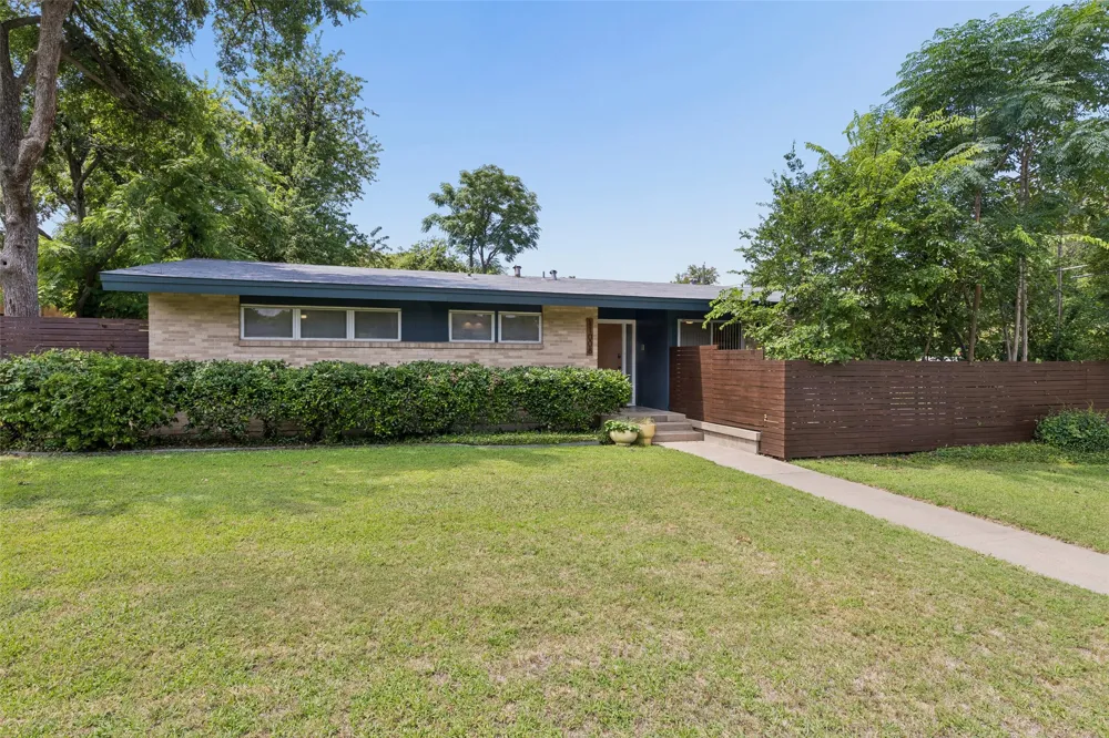 11008 Quail Run Street Dallas, TX 75238