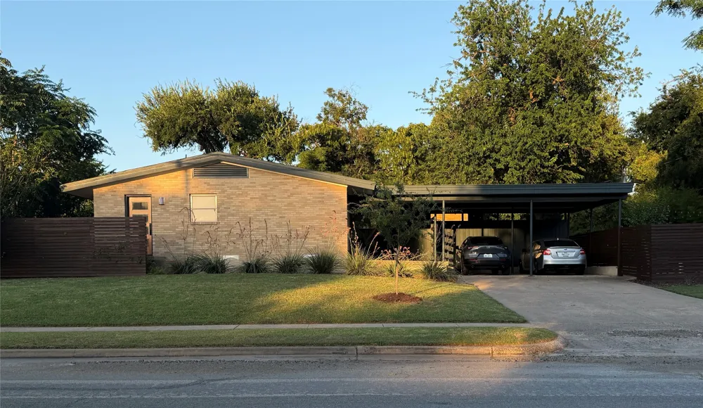 11008 Quail Run Street Dallas, TX 75238