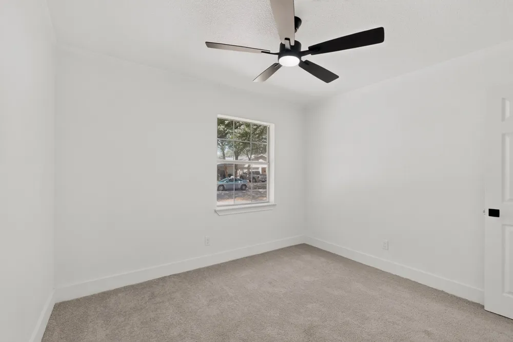 516 Clover Lane Garland, TX 75043