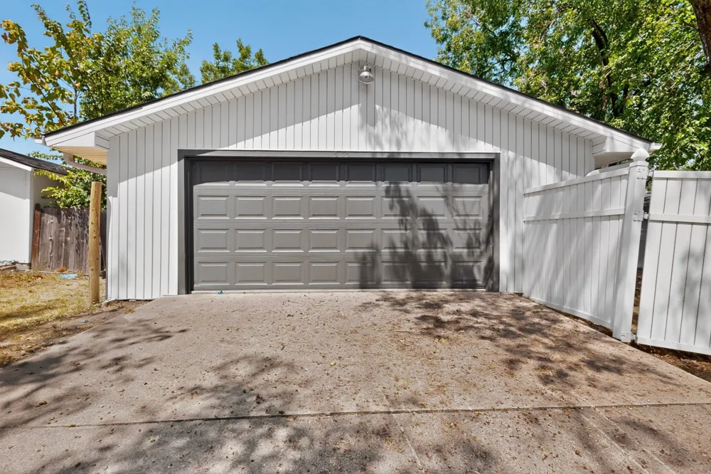 516 Clover Lane Garland, TX 75043