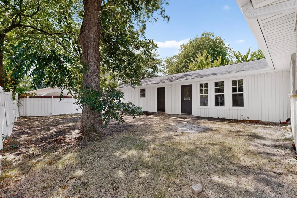 516 Clover Lane Garland, TX 75043