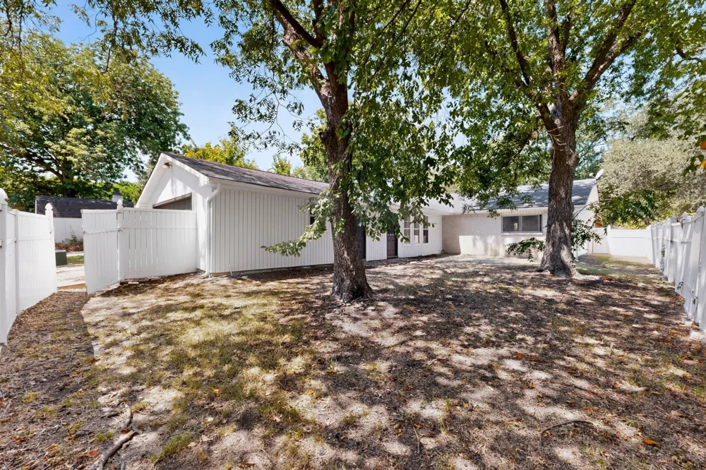 516 Clover Lane Garland, TX 75043