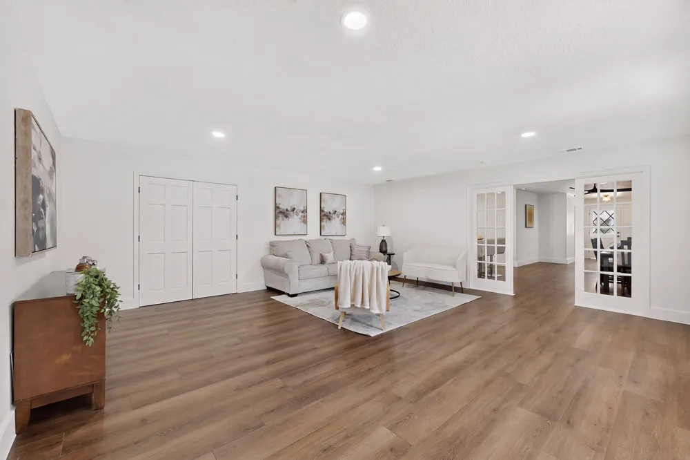 516 Clover Lane Garland, TX 75043